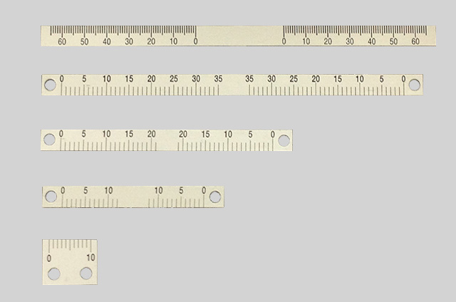 目盛板 製品紹介 株式会社 谷田部銘板製作所